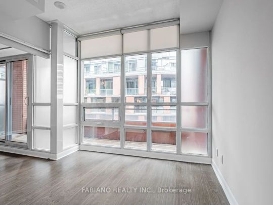 15 Bruyeres Mews #502 - Photo 1