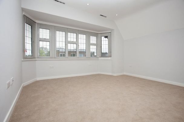 4 bedroom semi-detached house to rent - Photo 1