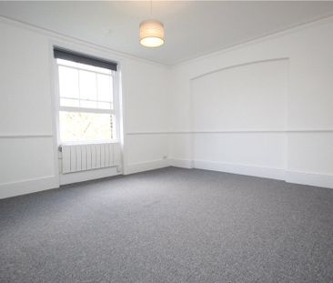 Blakesley Avenue, Ealing, London, UK, W5 2DN - Photo 2