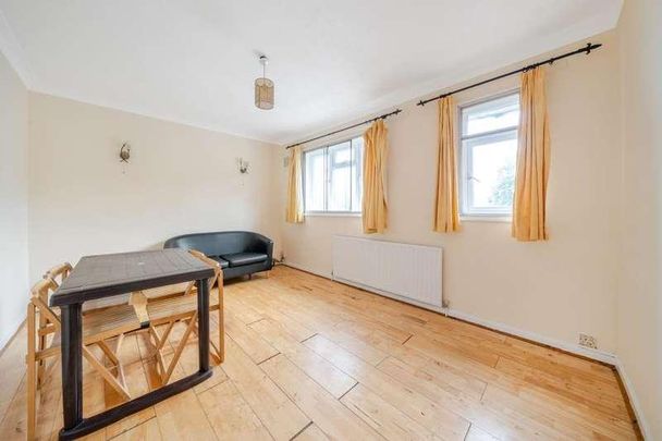 Slough, Berkshire, SL1 - Photo 1