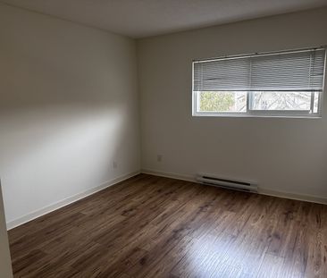 1150 Queens Ave - 104 - Photo 1