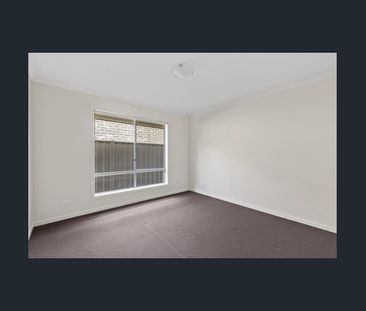 12 Diamond Parade, Cobblebank, Vic 3338 - Photo 4