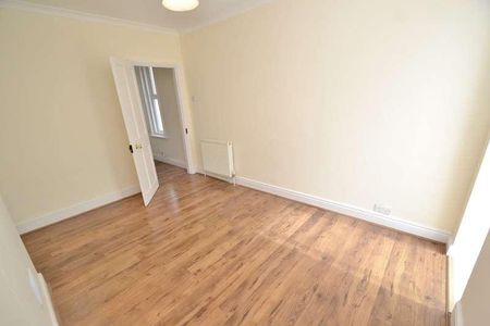 Parkstone, BH12 - Photo 4