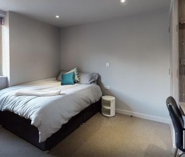 4 bedroom flat share to rent - Photo 1