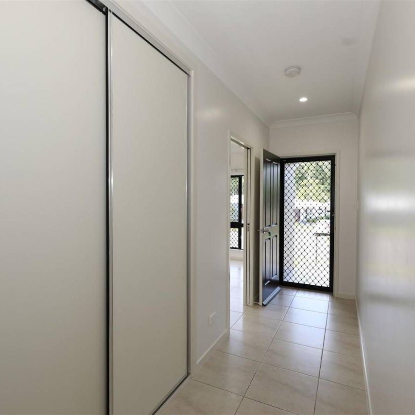 Quality Air Conditioned Modern Home near Mountains - Photo 1