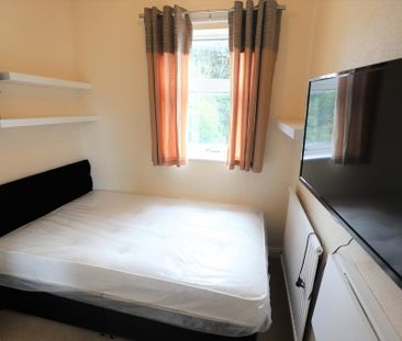 4 bedroom terraced house to rent - Photo 1