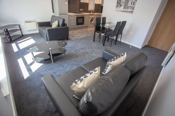 2 bedroom flat to rent - Photo 1