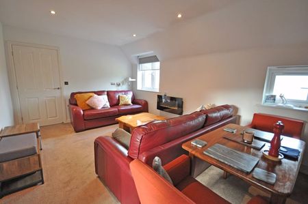 Brigantine Close, Newport - Photo 3