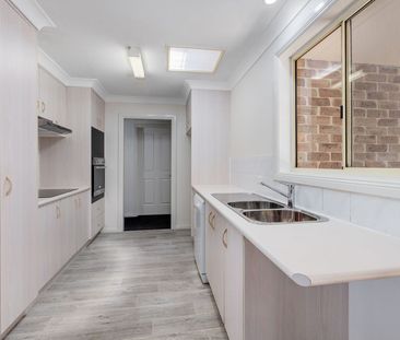 Light-Filled Villa in Quiet Cul-de-Sac - Photo 4