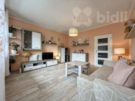 Pronájem bytu 3+1 o výměře 74 m - Fotografie 2