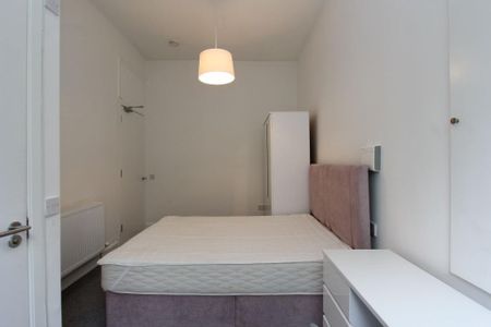 3 bedroom flat to rent - Photo 5