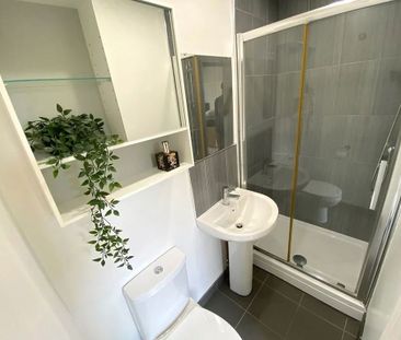 David Road, Coventry - Photo 1