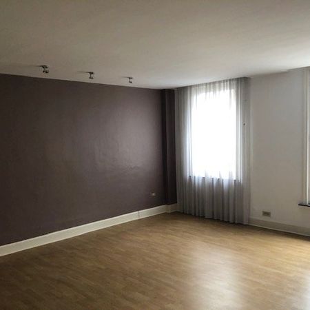 Location Appartement 5 pièces 198m² - Photo 4