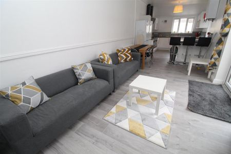 8 bedroom house to rent - Photo 2