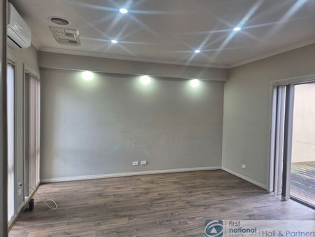 Modern Townhouse - Photo 3