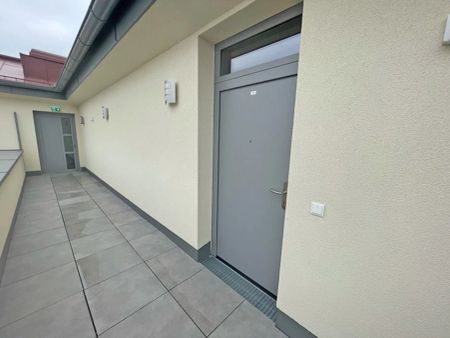 Geräumige Mietwohnung mit Balkon und Tiefgaragenparkplatz ...! - Foto 4