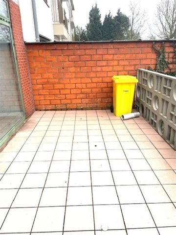 Gerenoveerd gelijkvloers appartement met 2 slaapkamers, terras en tuin! - Foto 3