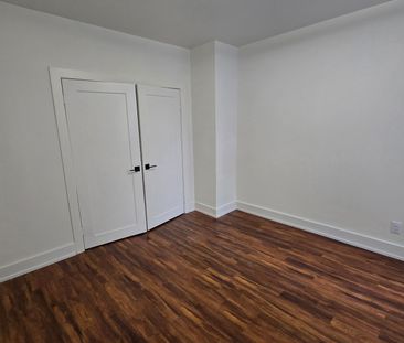 For Lease - 2886 Lake Shore Boulevard Unit# 1, Toronto, Ontario - Photo 3