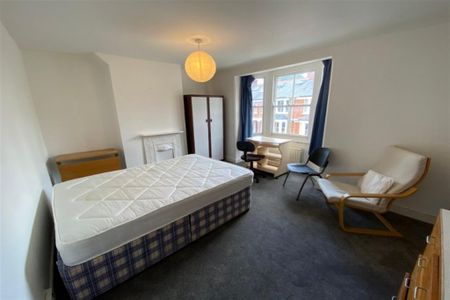 5 bedroom terraced house to rent - Photo 2