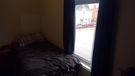 5 bedroom terraced house to rent - Photo 3