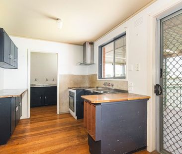Spacious 3-Bedroom Home with Large Backyard & Excellent Transport A... - Photo 3