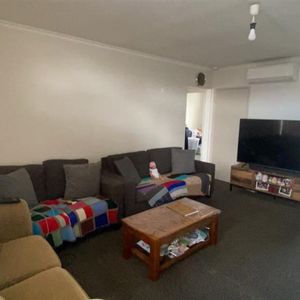 Close to Town - Photo 2