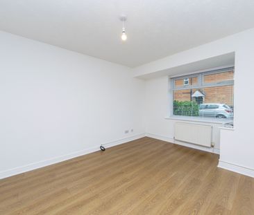 FALCON MEWS MORLEY LEEDS - Photo 2