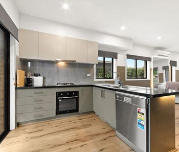 Modern Living with Space, Style and Convenience - Photo 5