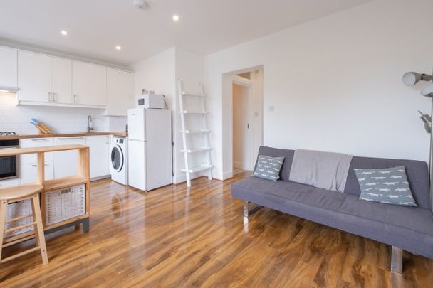 1 Bed Flat, Luxor Street, SE5 - Photo 1