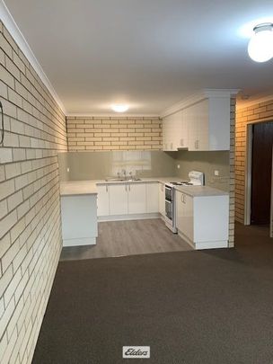 Neat 2 Bedroom Unit - Photo 1