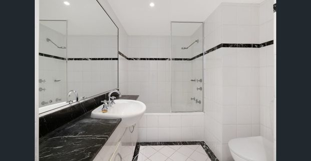 Spacious One Bedroom in the prestigious "Braebrook" building - Photo 1