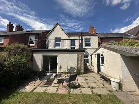 3 bedroom semi-detached house to rent - Photo 2