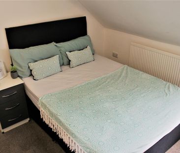 1 bedroom in a house share to rent - Photo 4