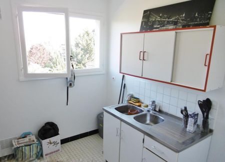 Location Appartement 1 pièce 29m² ST MAUR DES FOSSES 94100 - Photo 2