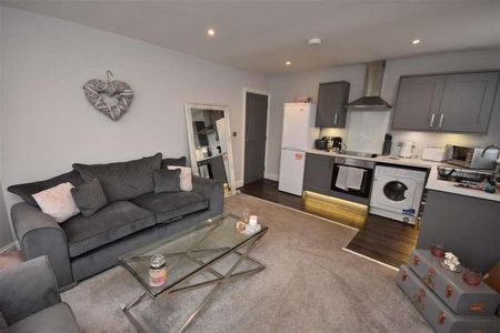 Prenton Road East, Prenton, CH42 - Photo 2