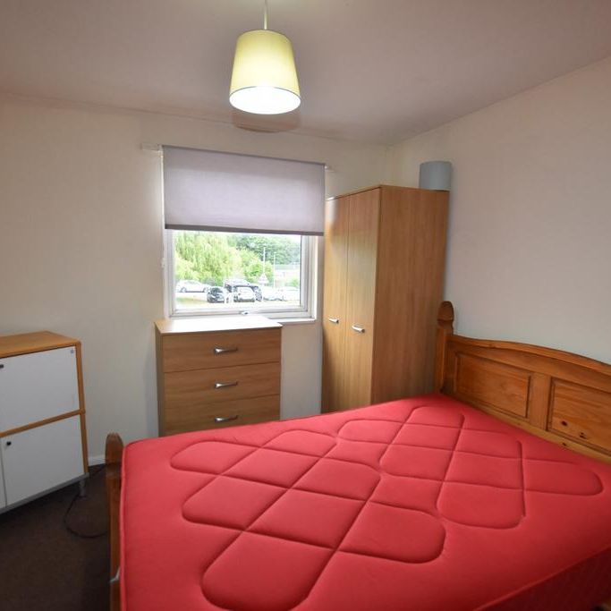 1 bedroom in a house share to rent - Photo 2