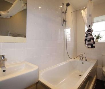 Top Floor Flat, Apsley Road, Bristol, Somerset, BS8 - Photo 6