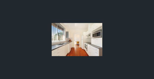 Sunlit Villa In Peaceful Garden Complex - Photo 1