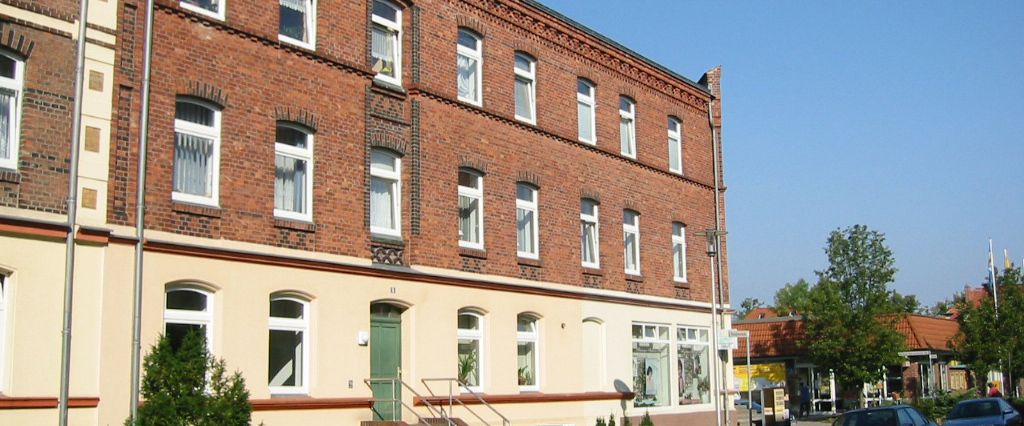 Modernisierte Altbauwohnung mit hellem Wannenbad - Foto 1