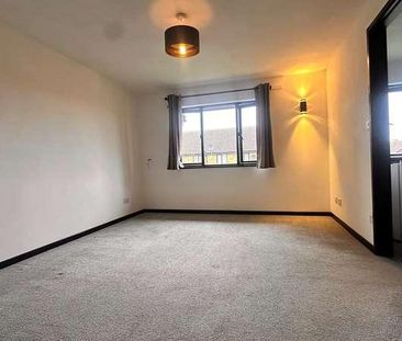 Deerhurst Close, Feltham, TW13 - Photo 1