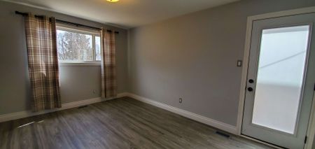 For Lease - 2192 Bridge Road, Oakville, Ontario - Photo 5