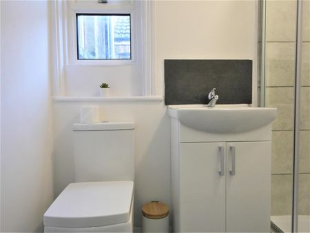 Christchurch Road, Bournemouth - Photo 3