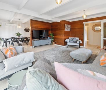 Charming beachside retreat- Fully Furnished! - Photo 4