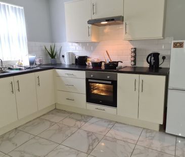 1A Woodland Avenue, Belfast BT14 6BY - Photo 6