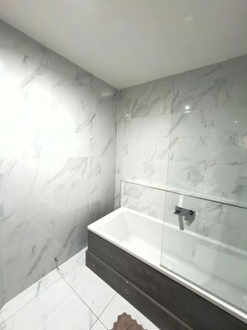 1 bedroom in a flat share to rent - Photo 4