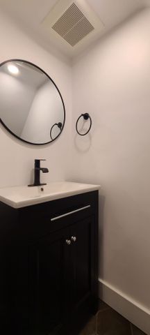 For Lease - 139 Harvie Avenue, Toronto, Ontario - Photo 3