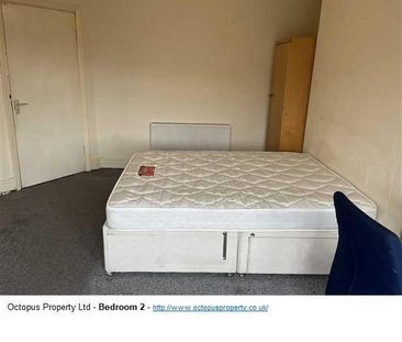 3 bedroom flat to rent - Photo 6