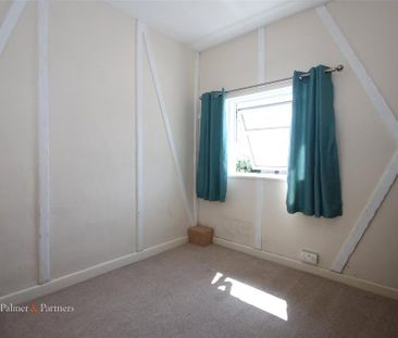 2 bedroom terraced house to rent - Photo 2