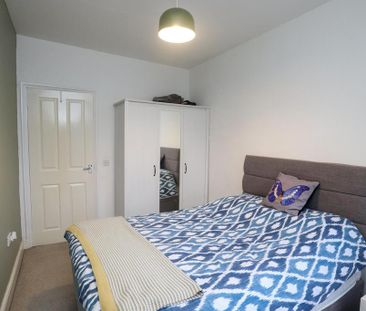 2 bedroom maisonette to rent - Photo 4