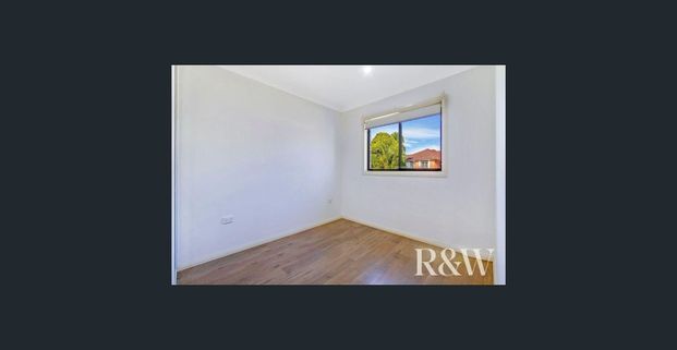 GRANNY FLAT WITH ACCESS FROM STREET - Photo 1